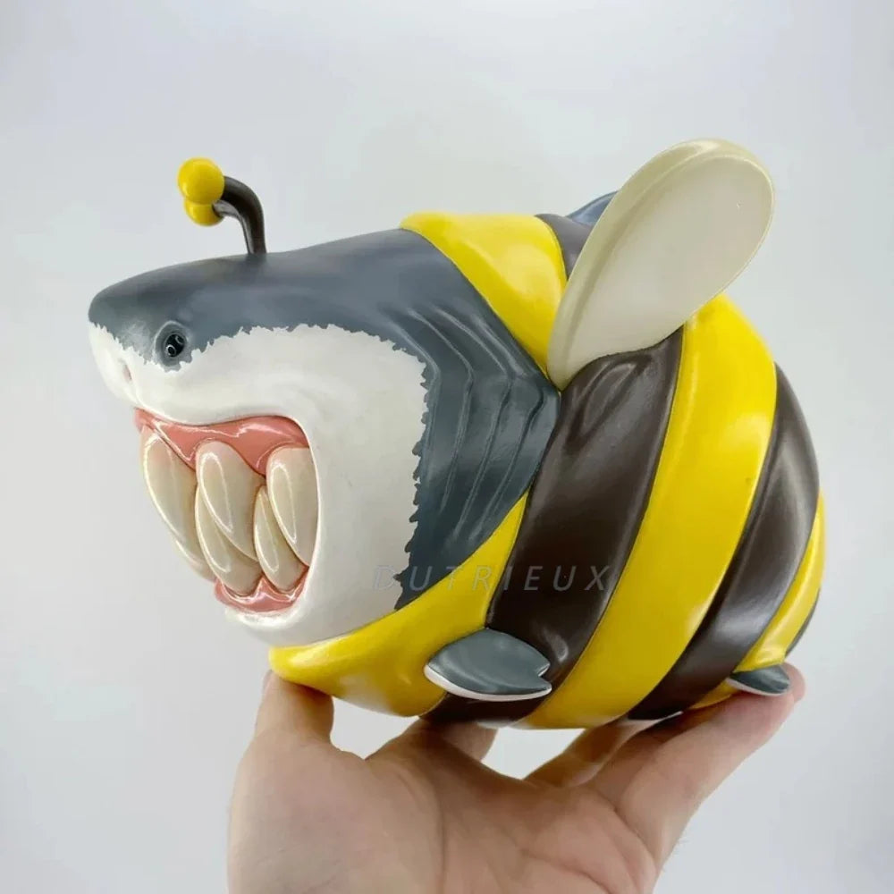 Fierce Rhubarb Shark Resin Figurine, Mini Version of Big Shark Resin Deep Sea Shark Home Bedroom Office Desktop Decoration