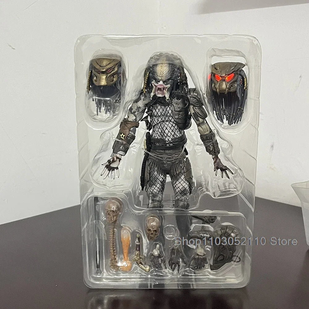 NECA Elder Predator Figure With LED Predator VS Alien Edition Predator Alien Hunter Action Figure Model Collectible Gifts