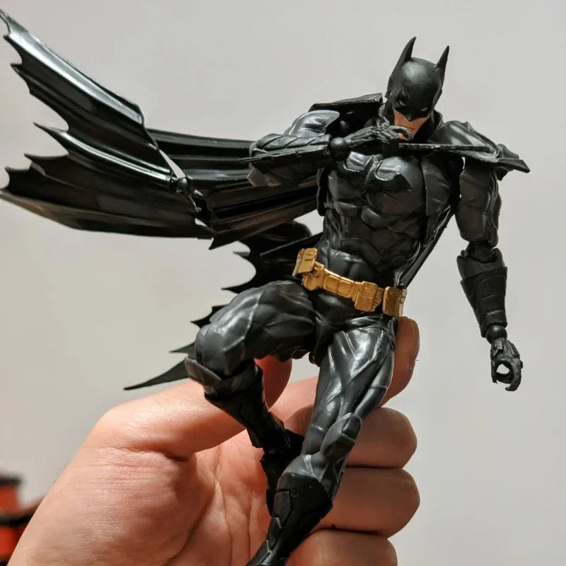 In Stock Dc Anime Figurines Amazing Batman Dark Knight Yamaguchi Revoltech No.009 Batman Action Figure Model Toys Doll For Gift