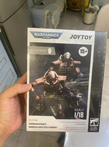 【SF】JOYTOY 1/18 Action Figure Necrons Szarekhan Dynasty Lmmortal with Tesla Carbine Model Toys Gifts Collection Ornaments