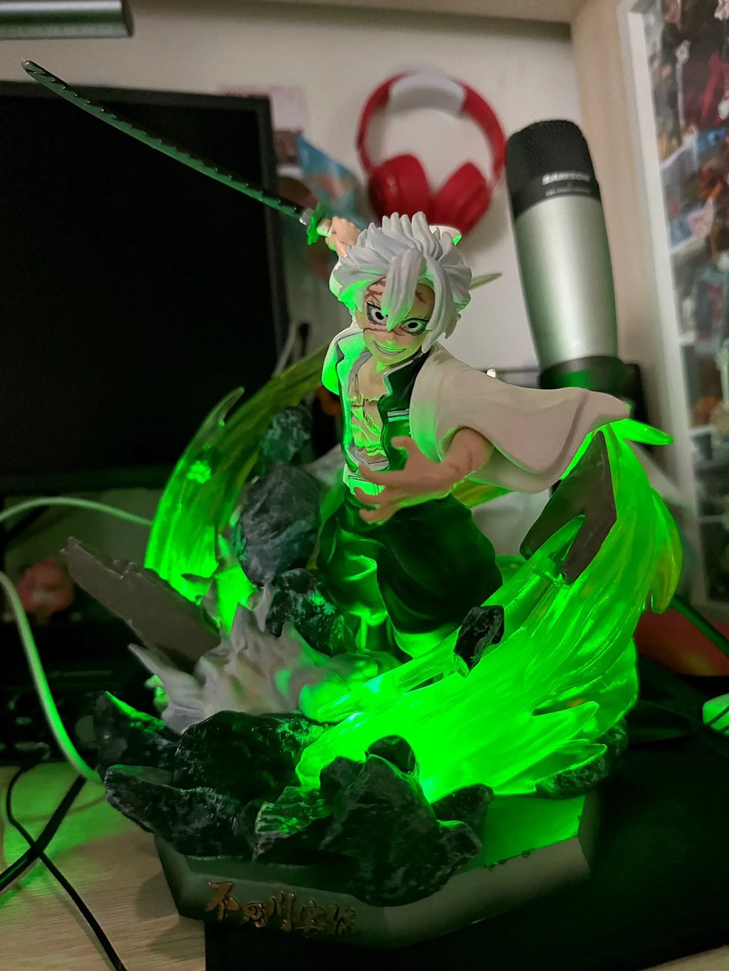 Demon Slayer Sanemi Shinazugawa Luminous PVC Action Figure 30cm Wind Column Standing Model Toy Collectible Gift
