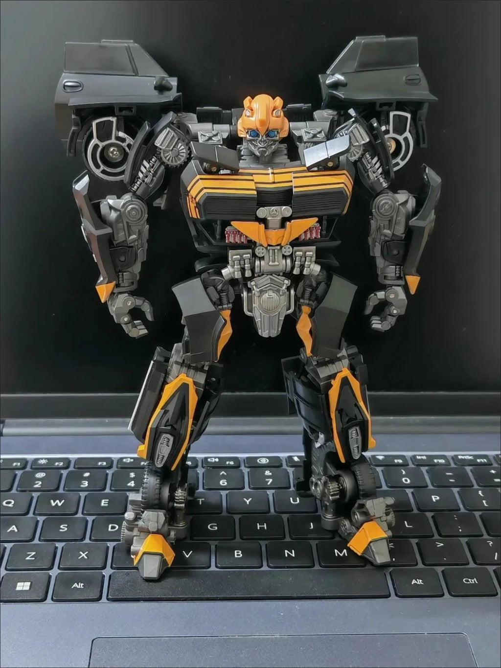 BAIWEI TW-1038 TW1038 Transformation Black Bee Warrior 4 Movable Robot  Anime Action Figure Model Doll Collection toys gifts