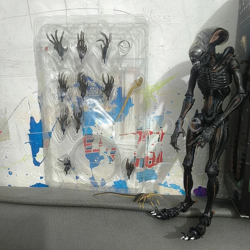 Alien Romulus Scorched Xenomorph Anime Figure Aliens vs Predator Action Figure Collection NECA Movie Toy Doll Birthday Gift 20cm