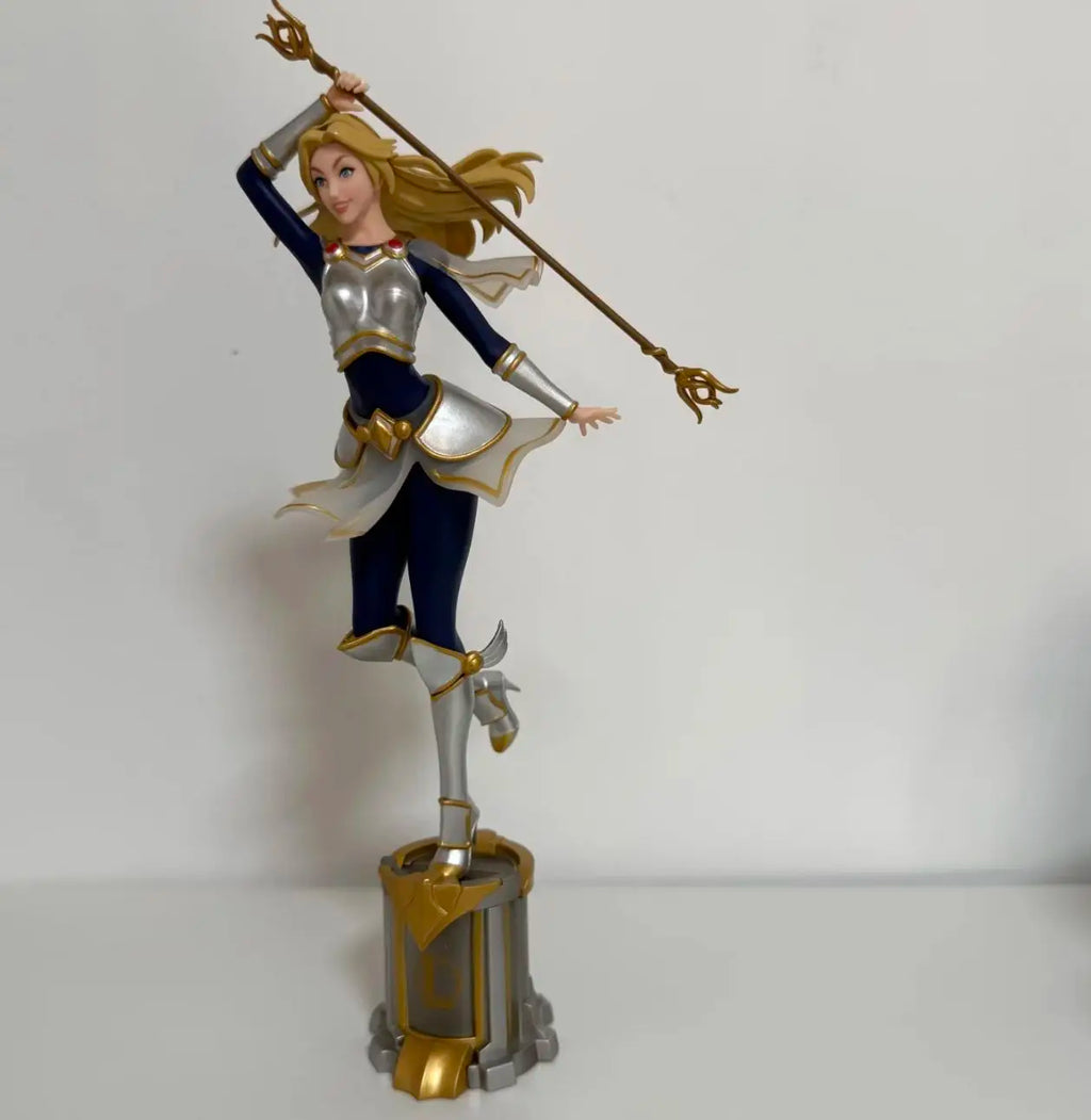 League of Legends Anime Figurine 22cm Luxanna Crownguard Lux Kaisa Jinx Action Figure Customizable Tiktok Trend Birthday Gift