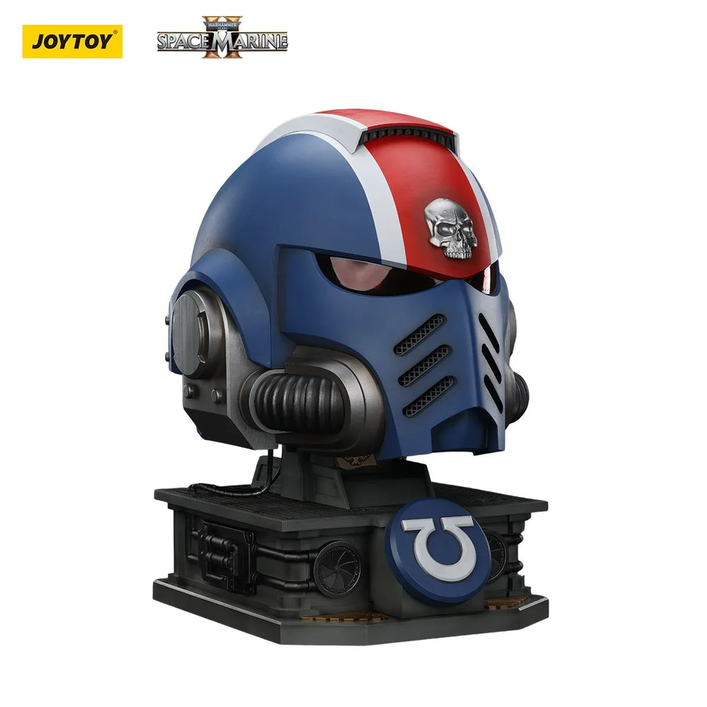 JOYTOY Warhammer 40k 1/1 Action Figures Ultramarines Lieutenant Titus' MKX Helmet & Display Stand Person Display