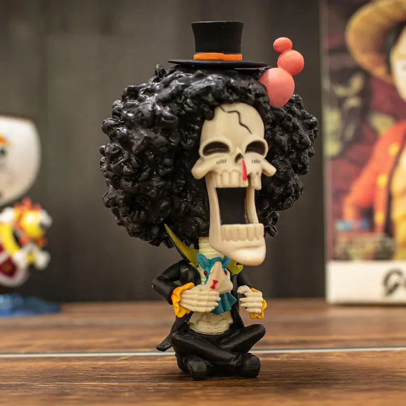 Bandai Q version One Piece King Big Head Lufei Solon Chobais Female Emperor Doll Blind Box Animation Ornaments