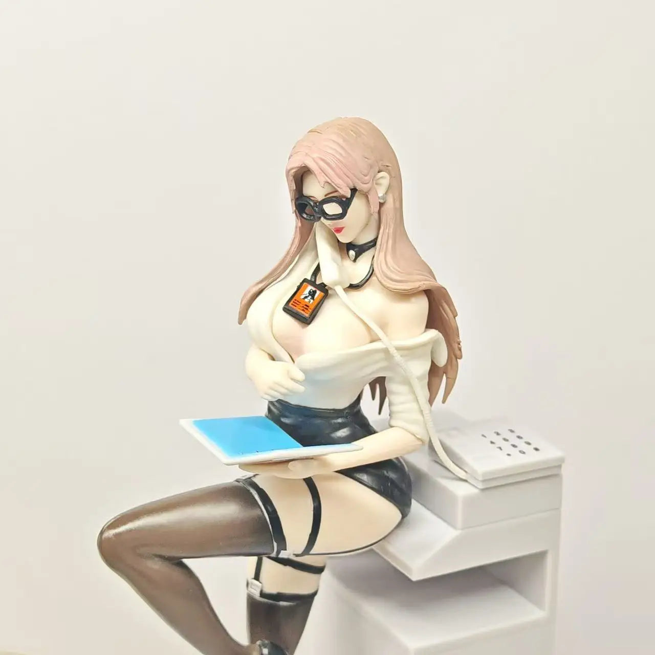 1pc Beautiful Girl Private Secretary Second Play Animation Two-dimensional Beautiful Girl Bookshelf Chassis Collection Ornament