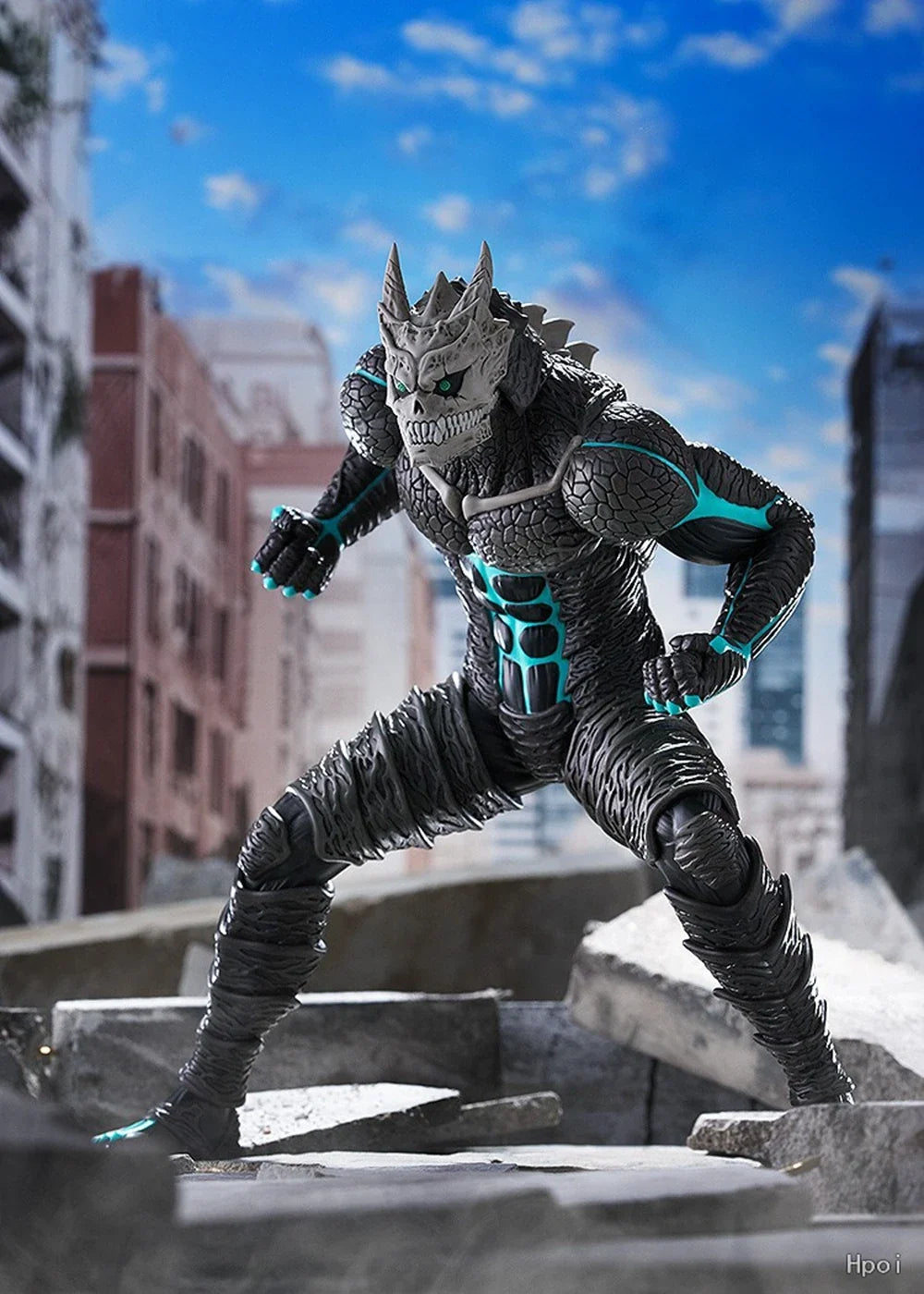 13CM Anime kaiju No.8 Figure Monster Anime Characteristics of Standing Posture And Punching Model Toy Gift Action Figure PVC