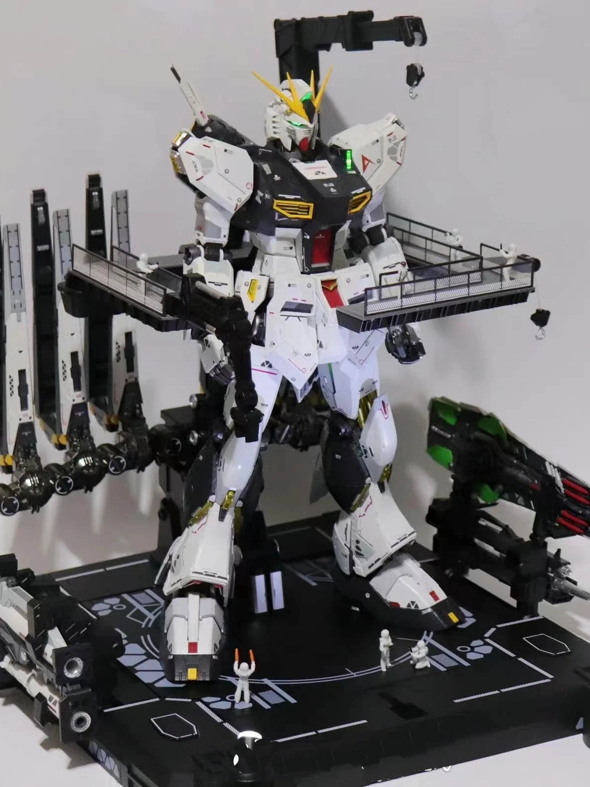 DABAN PG 1/60 RX-93 V Model Kit Assembly Action Figure Robot Kaitai Shouki Plastic Model Hobby Toys Gifts In Stock