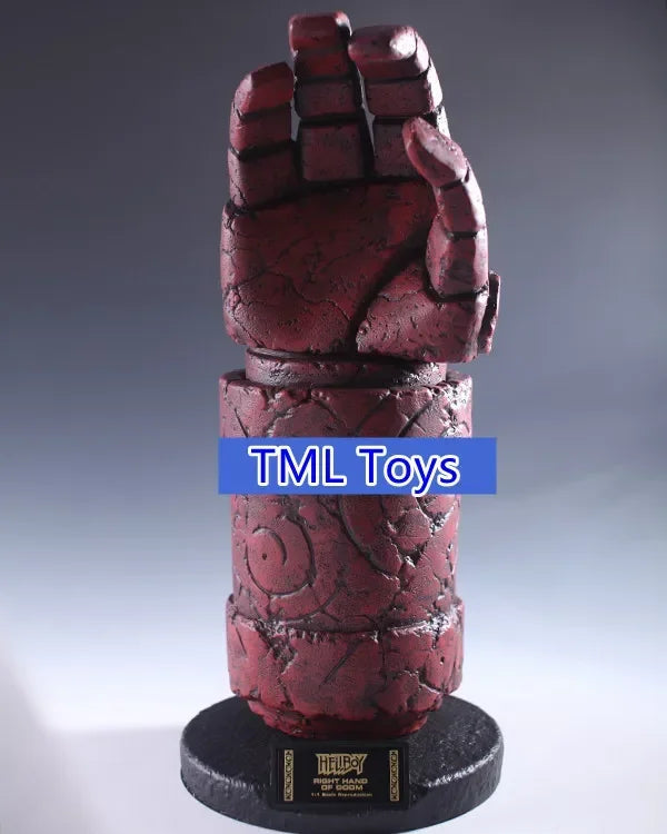 Adult 1:1 Scale prop Right hand of DOOM Hellboy figure resin statue Collection Model wearable gloves put on table home decor