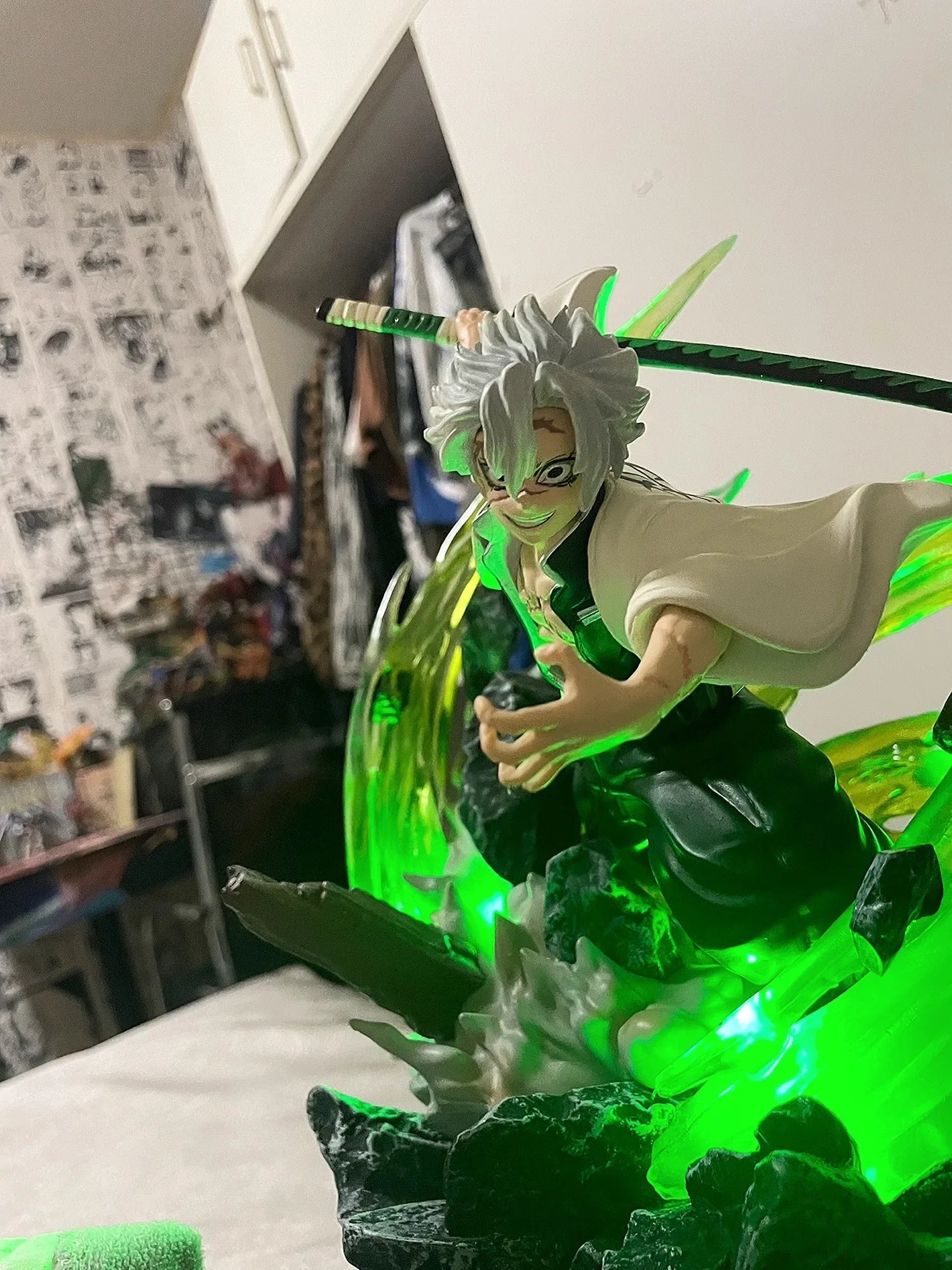 Demon Slayer Sanemi Shinazugawa Luminous PVC Action Figure 30cm Wind Column Standing Model Toy Collectible Gift
