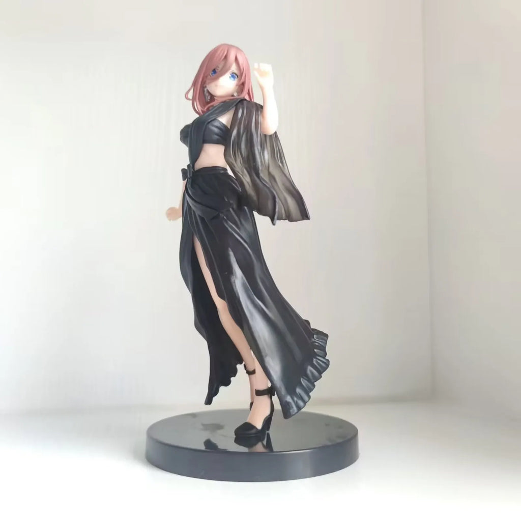 19CM Anime The Quintessential Quintuplets Figure Nakano Miku Nino Ichika Itsuki Black Evening DressStanding Static Toys PVC
