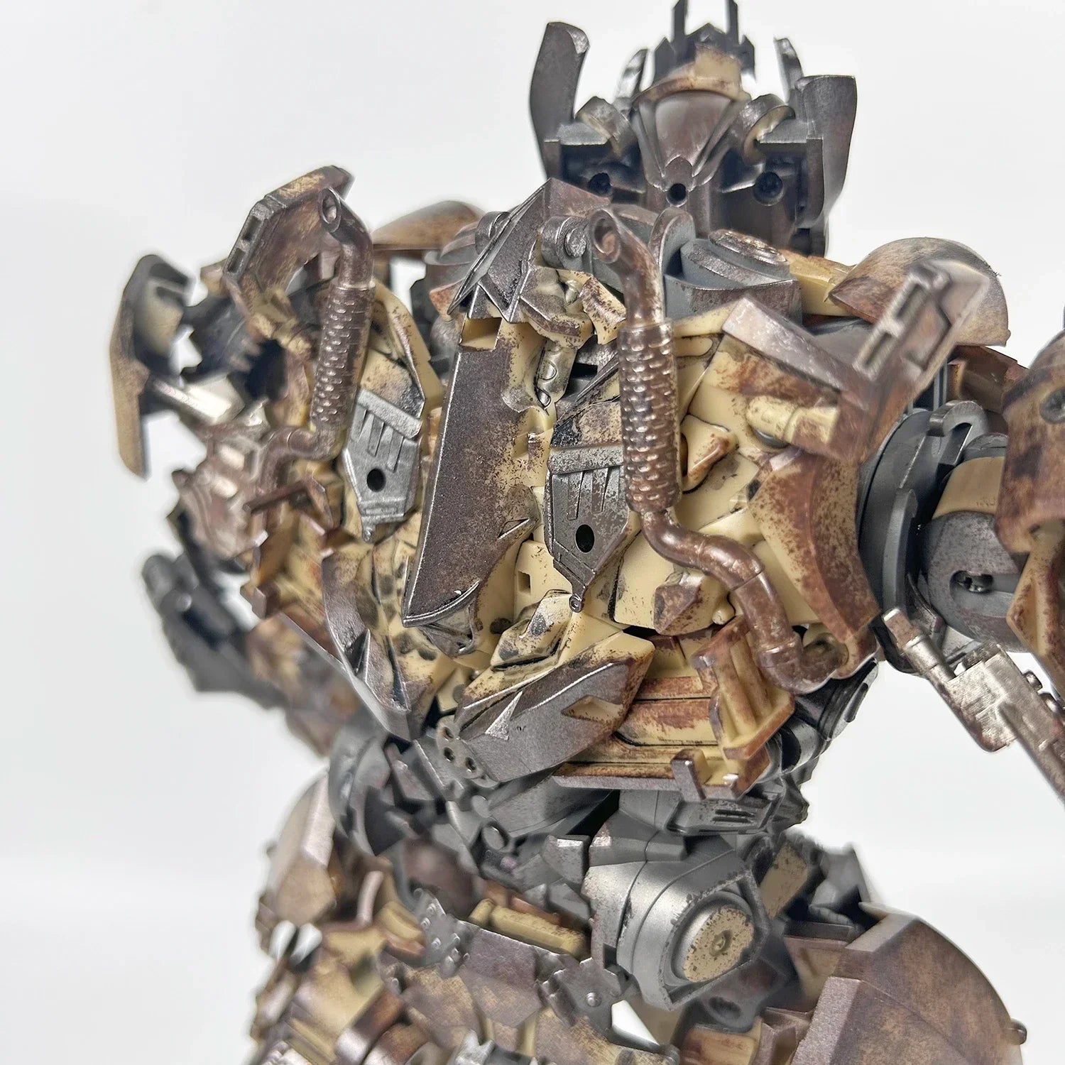 UT Transformion R-05 R05 33cm MG Tank Damaged Battle Damous Uniquetoys R 05 Robot Action Figure Collect Gifts