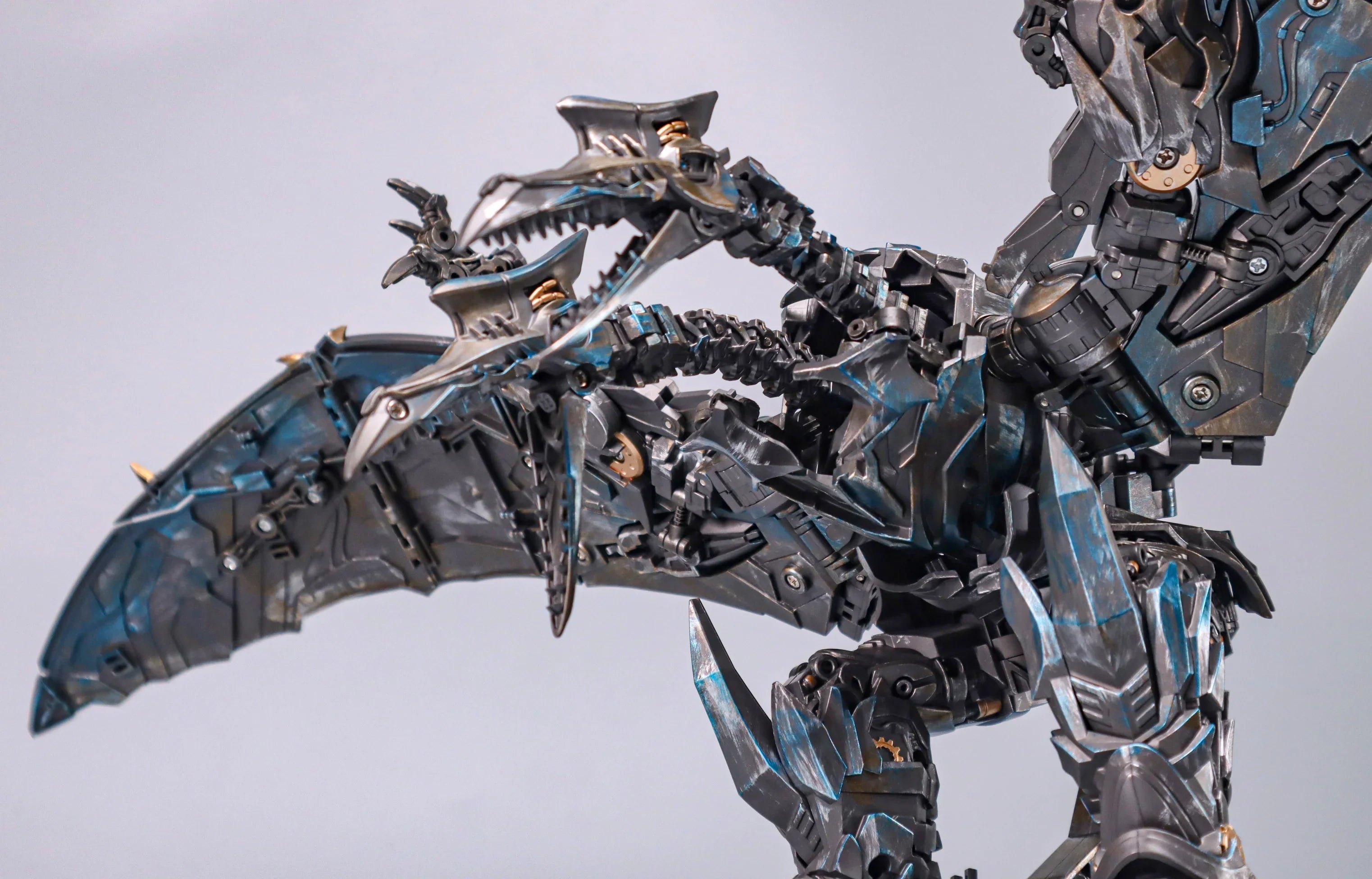 [In Stock] BAIWEI Transformation TW-1104 TW1104 Strafe Robot Swoop Action Figure 27CM