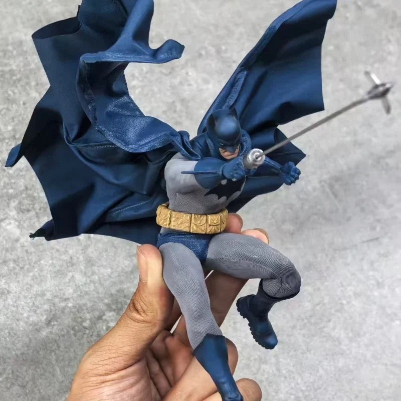GONG Studio 17.5cm Batman Hush Bat Man Figure Tailored Fabric Suit Anime Action Figures PVC Statue Model Collectible Toys Gifts