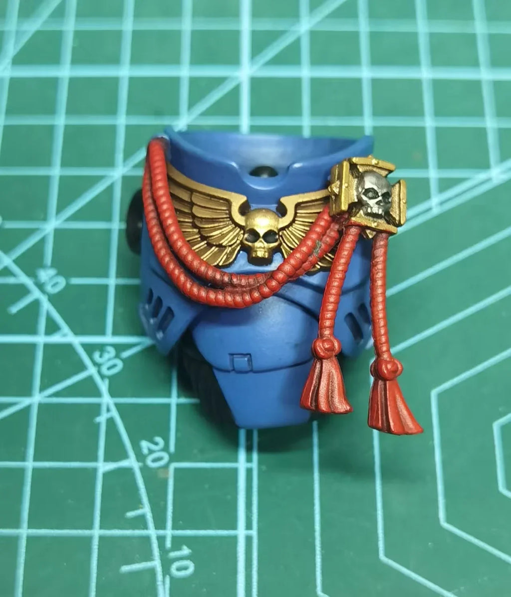 JOYTOY Warhammer 40k 1: 18 Ultramarines Primaris Captain with Power Sword and Plasma Pistol Action Figure Model Toy