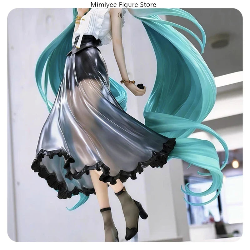 Hatsune Miku Casual Wear 27cm Standing Pose Anime Figure Model Statue Desktop Decoration Gift Collection