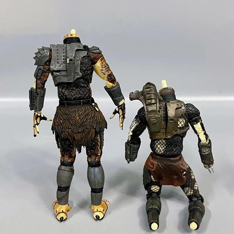 NECA Alien Vs Predator 7 Inch Action Figure  Body Model DIY Assembly Fighting Dog Toy Collectible Statue PVC Material