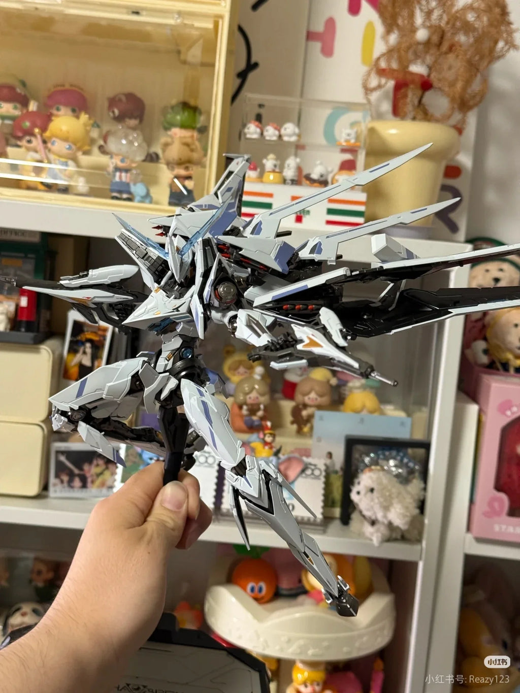 MOSHOW UBP-R02T Falcon Break Striker Model Toy - Painted Model with Metal Frame Collectible Action Figure in Stock