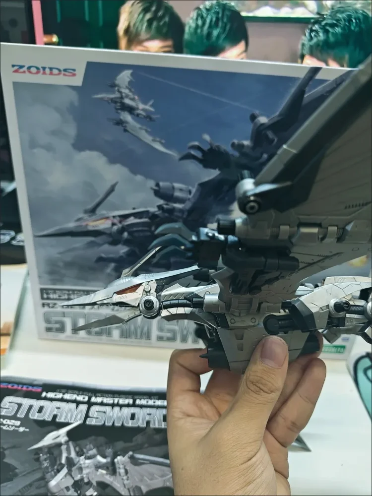 Kotobukiya  MODEL Model HMM ZOIDS ZD101Y RZ-029 Berserk White Dragon Fuhrer Assembly Model Kits Action Figure toys