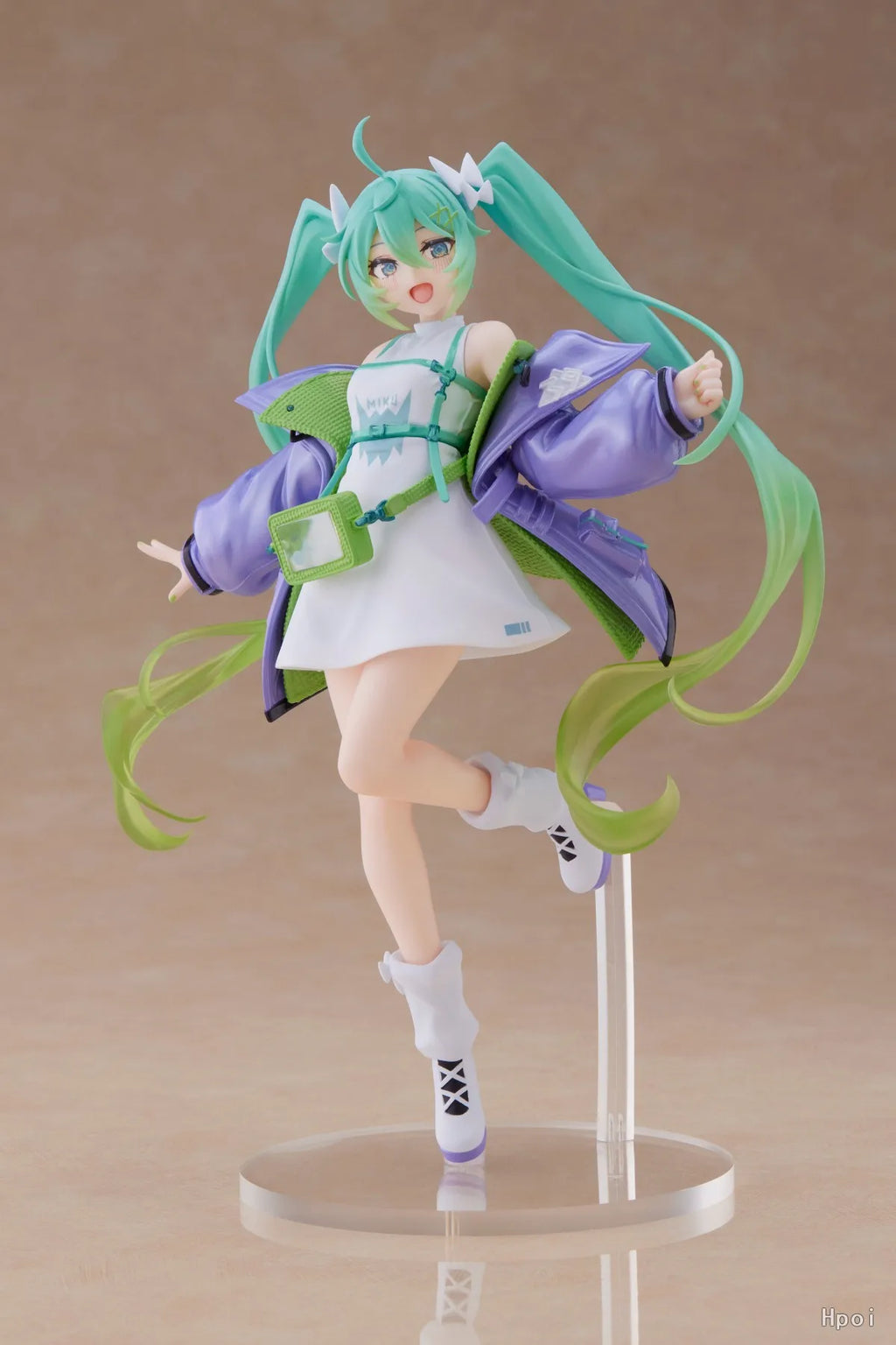 18CM Anime Hatsune Miku Fashion Figure Casual Fashion Series Shoulder Bag Decoration Model Toy Gift Collection Aciton Figure PVC