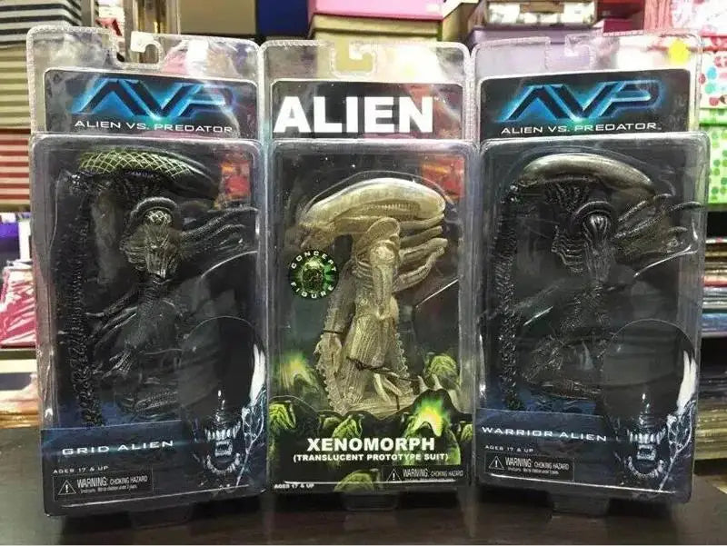 NECA Alien Vs Predator Action Figure Aliens vs Predator Grid Alien Xenomorph Translucent Model Toys 2pcs Desktop Collection Gift