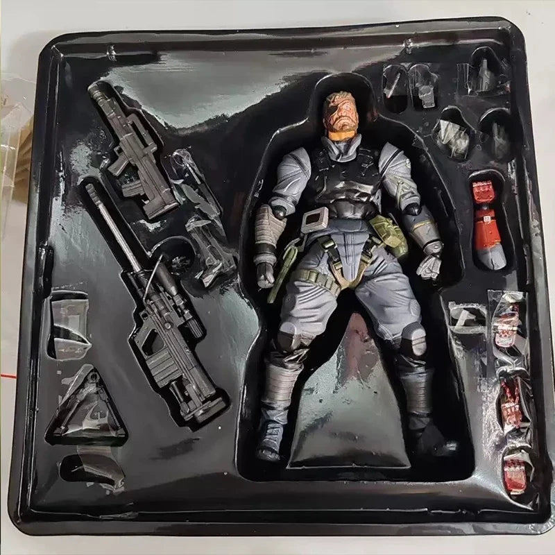 Kaiyodo Metal Gear Solid V Snake Articulated Joints Moveable Action Figure Revoltech The Phantom Pain Snake Figurine Model Toys