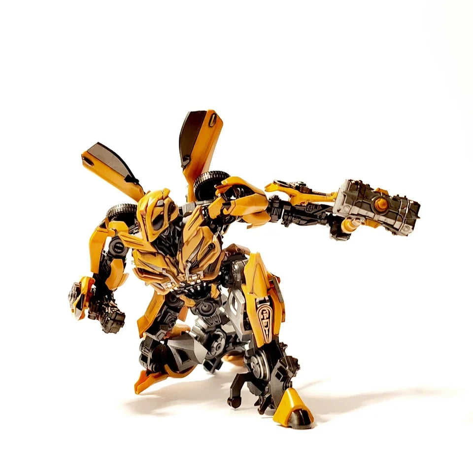 In Stock Trumpeter Smart Kit Transformation TF-5 BEE 08105 Glue-free Movable Assembly Model Car Robot Action Figures Toy Gifts