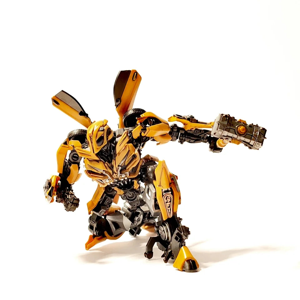 In Stock Trumpeter Smart Kit Transformation TF-5 BEE 08105 Glue-free Movable Assembly Model Car Robot Action Figures Toy Gifts