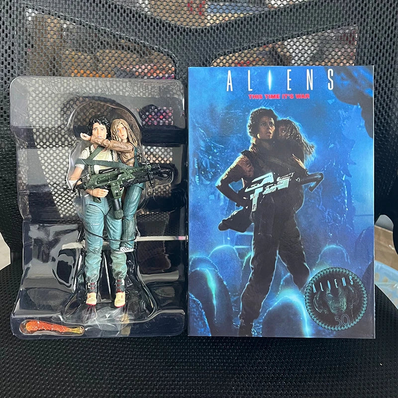 NECA ALIEN 2 LT Ellen Ripley Newt Figure Giger Xenomorph Facehugger Aliens Predator Action Figure Model Toys Cool Doll Present