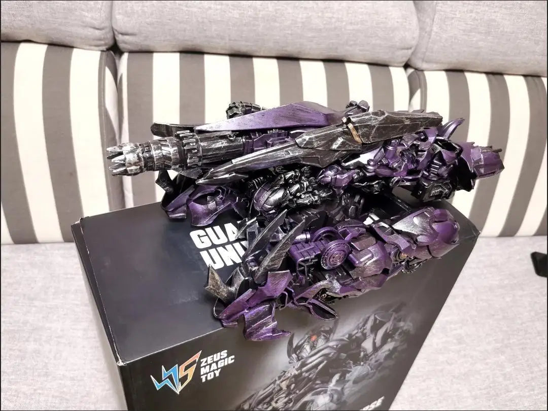 Oversize Toys Deformation Action Figure Zeus Magic Shockwave ZS01 Transformation Robot With BOX