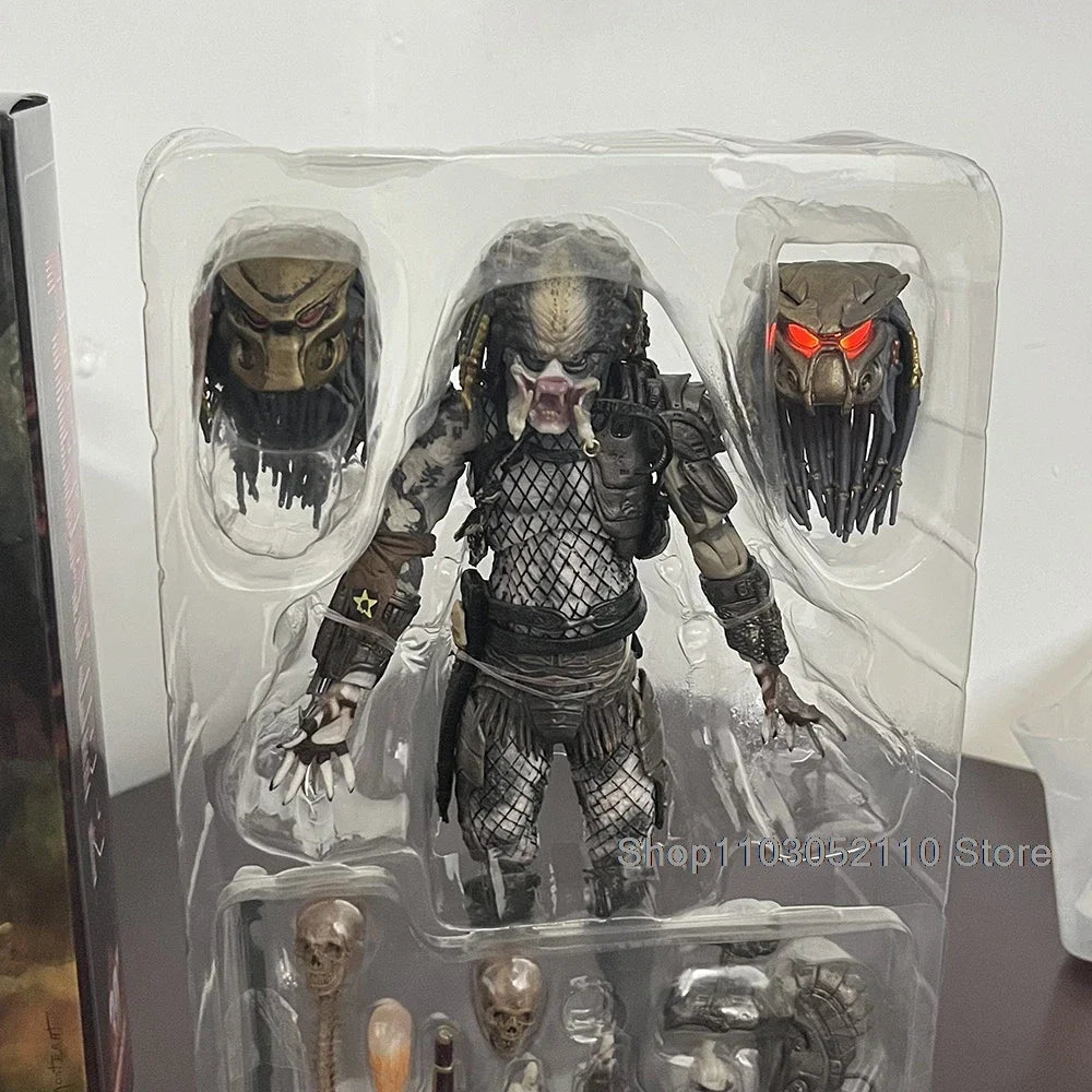 NECA Elder Predator Figure With LED Predator VS Alien Edition Predator Alien Hunter Action Figure Model Collectible Gifts