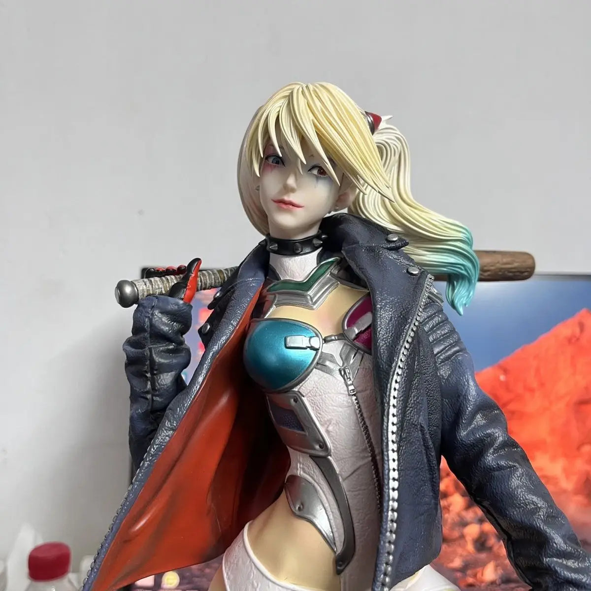 33cm Harleen Quinzel Action Figure Harley Quinn Figures Model High Quality Version The Clown'S Girl Statue Toys Birthday Gifts