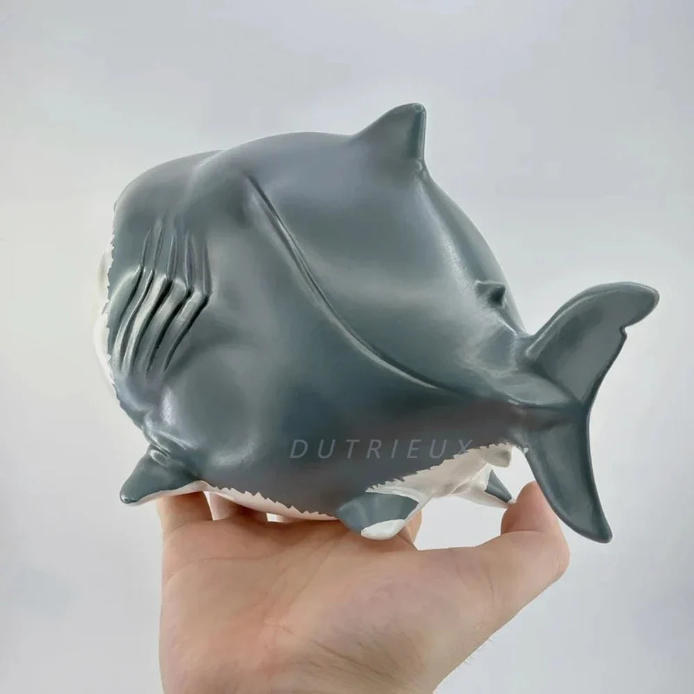 Fierce Rhubarb Shark Resin Figurine, Mini Version of Big Shark Resin Deep Sea Shark Home Bedroom Office Desktop Decoration