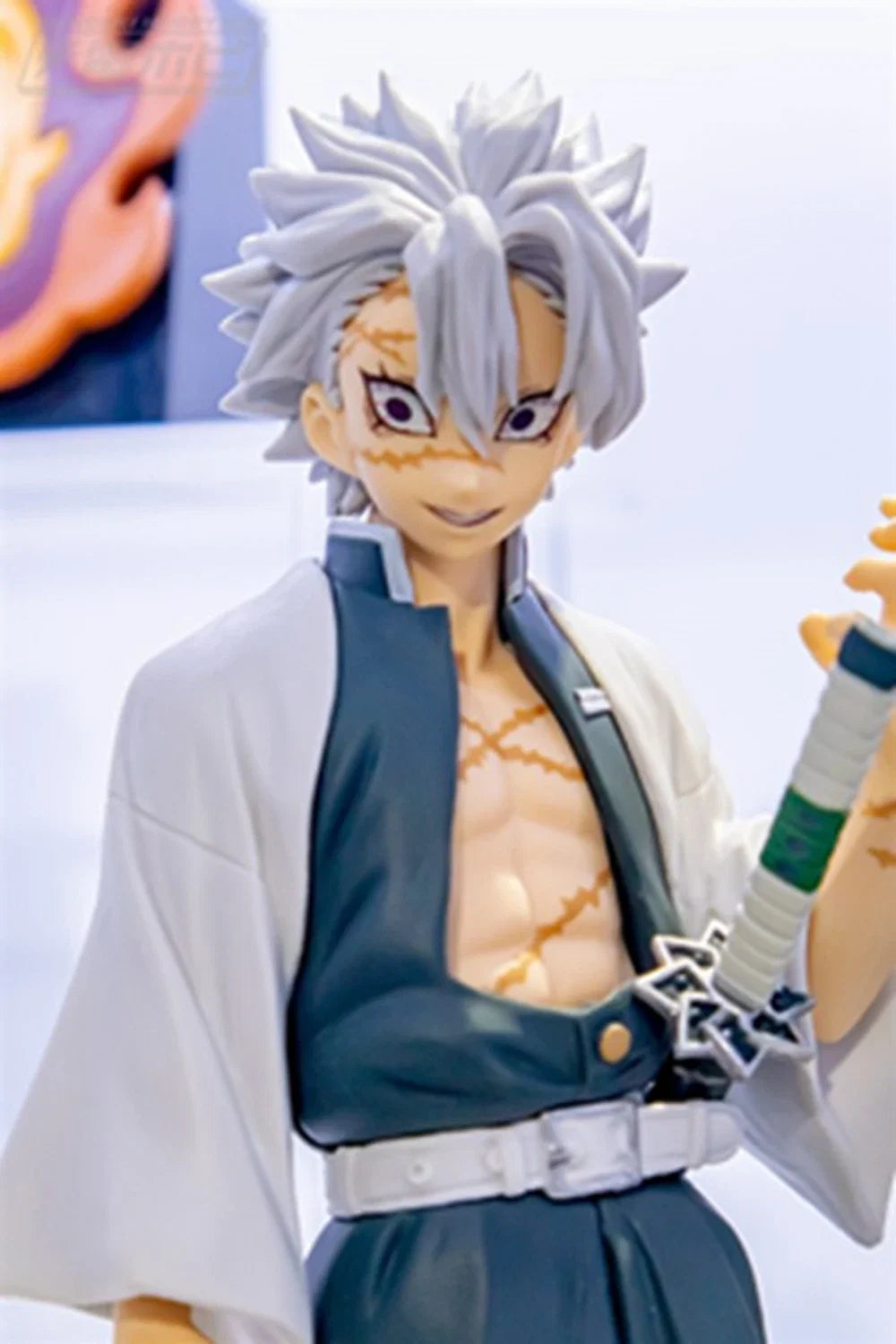 Original genuine 15CM Anime Figure Demon Slayer Kanroji Mitsuri Figure Kimetsu no Yaiba Kamado Tanjirou Figure Model Toy