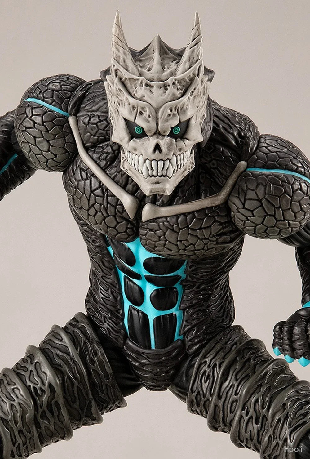 13CM Anime kaiju No.8 Figure Monster Anime Characteristics of Standing Posture And Punching Model Toy Gift Action Figure PVC