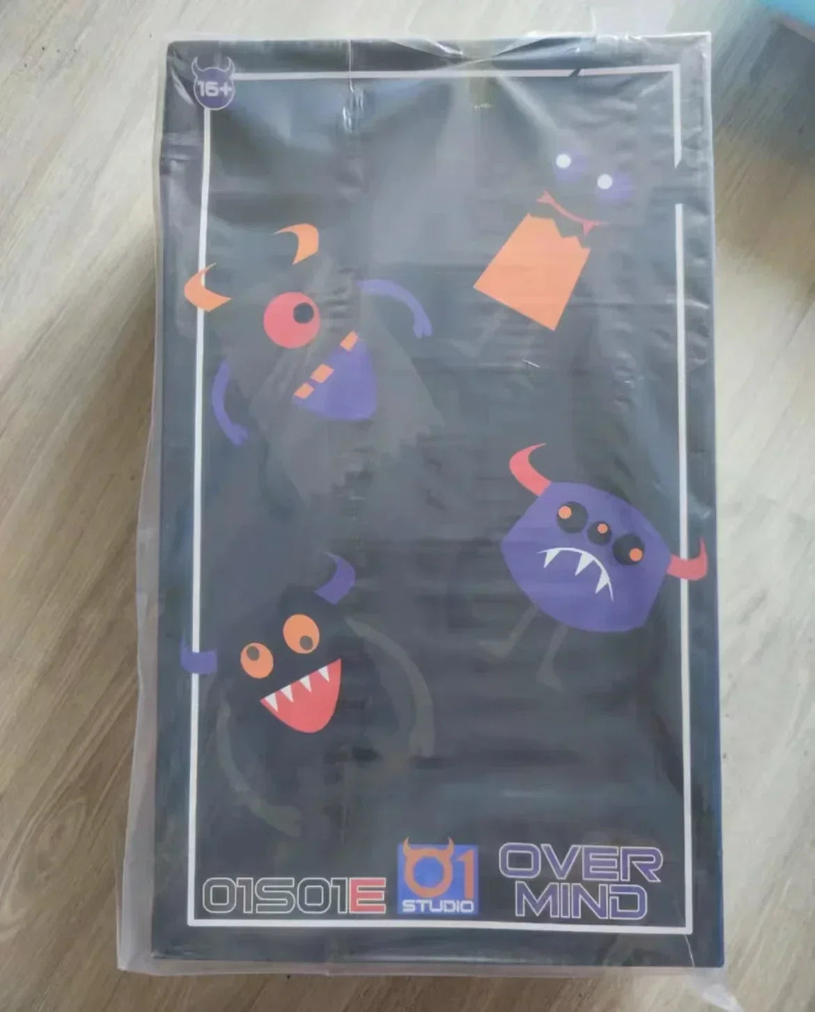 Auf Lager Metamorphose King Dark Edition 01-STUDIO CELL 01S01E Unicron Schwarze Actionfigur Spielzeugsammlung Geschenk