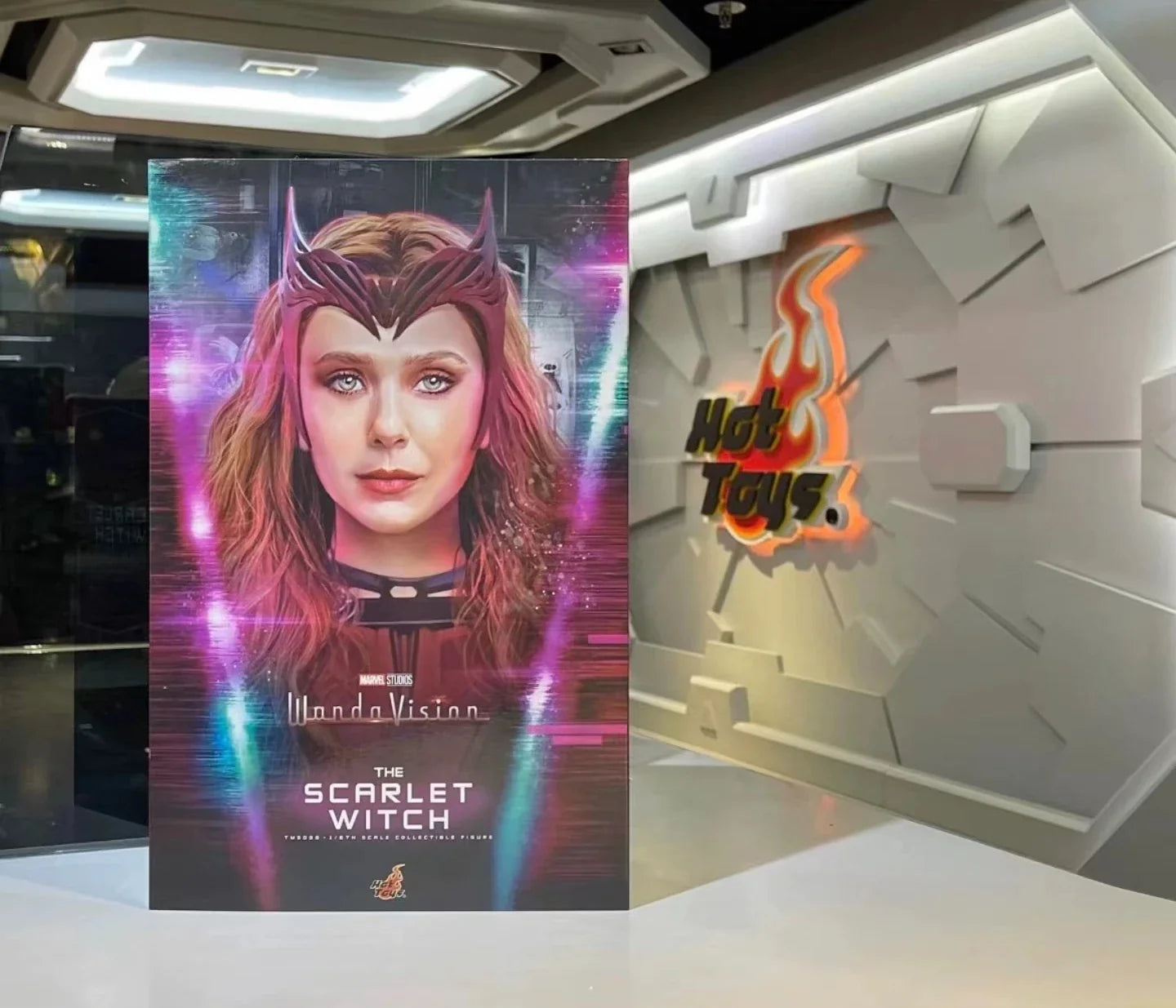 【MT】Hot Toys TMS036 Marvel "WandaVision" Scarlet Witch Sammlerpuppe im Maßstab 1:6, 28 cm, Filmcharakter-Modell, Spielzeug-Geschenk-Kollektion