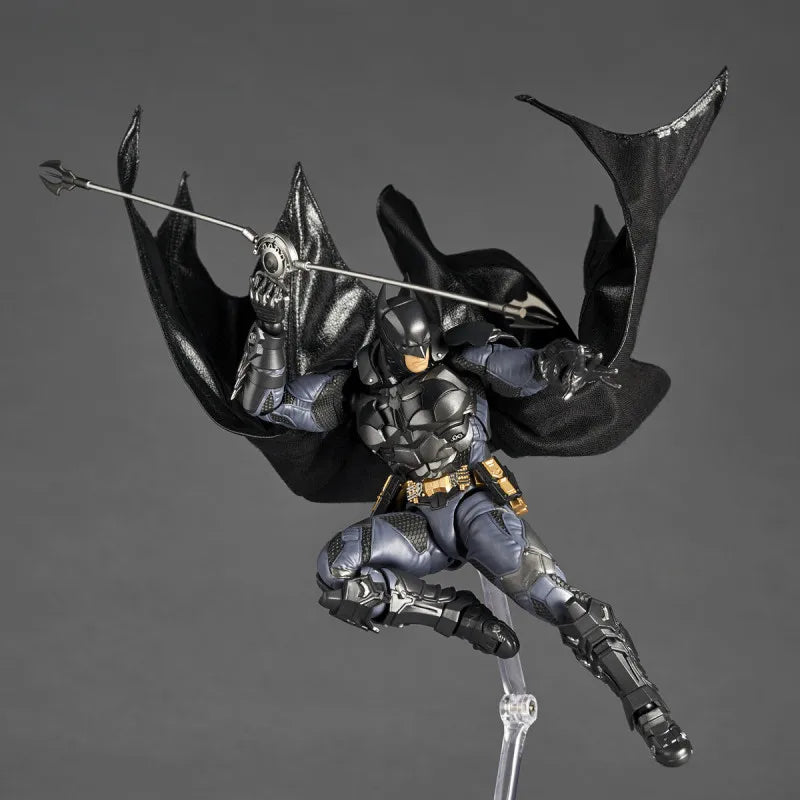 100% Original Kaiyodo Batman Arkham Knight Amazing Yamaguchi Revoltech NR038 Batman Genuine In Stock Figure Model Toys