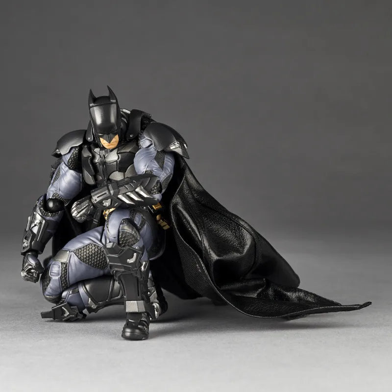 100% Original Kaiyodo Batman Arkham Knight Amazing Yamaguchi Revoltech NR038 Batman Genuine In Stock Figure Model Toys