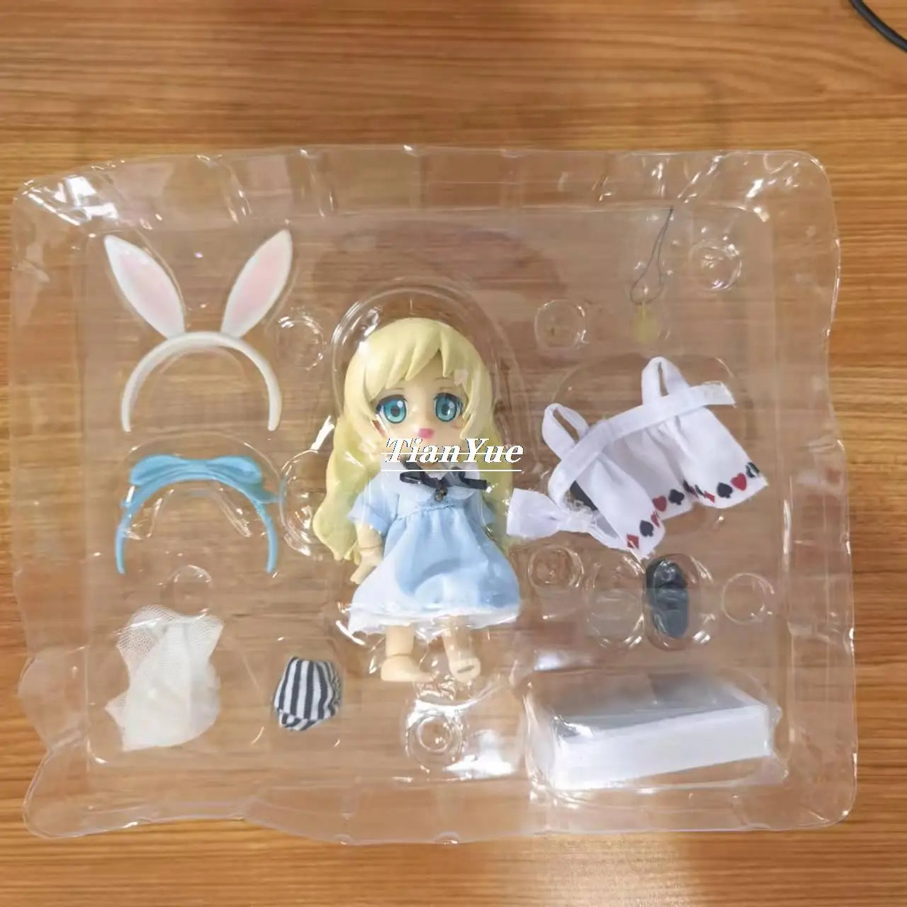 Anime Cu-poche Friend Alice Movable Real Clothes Q ver. Figure 10CM