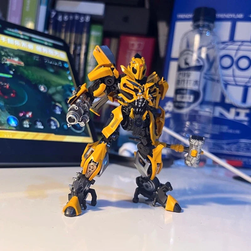 In Stock Trumpeter Smart Kit Transformation TF-5 BEE 08105 Glue-free Movable Assembly Model Car Robot Action Figures Toy Gifts