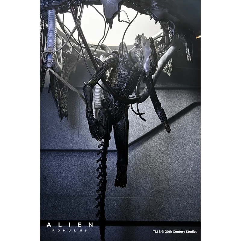 In Stock 100% Original Neca 51743 Alien Romulus Deluxe Suspended Lab Xenomorph XX121 7" Scale Anime Action Collection Figure Toy