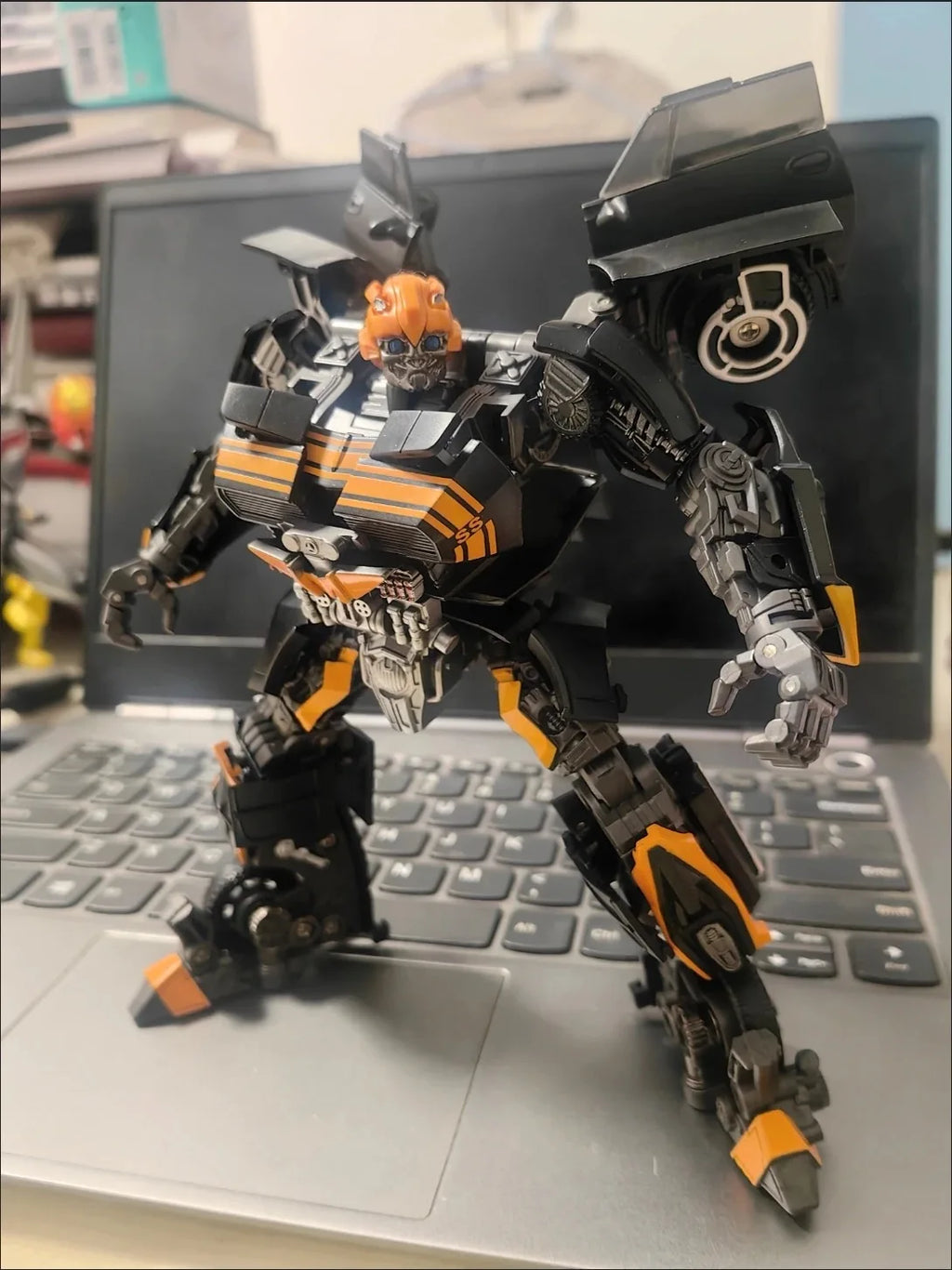 BAIWEI TW-1038 TW1038 Transformation Black Bee Warrior 4 Movable Robot  Anime Action Figure Model Doll Collection toys gifts