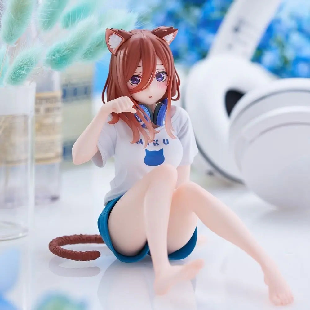 Adorable  Home Clothes Anime Figure Domestic Production Cute Decoration Gift PVC Material Static Proportion /8 Sc