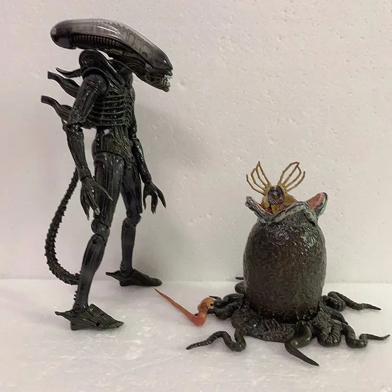 NECA Alien Big Chap Alien Figure Big Chap Alien Predator 40th Anniversary Egg Facehugger Figurine Model Toy Doll Gifts