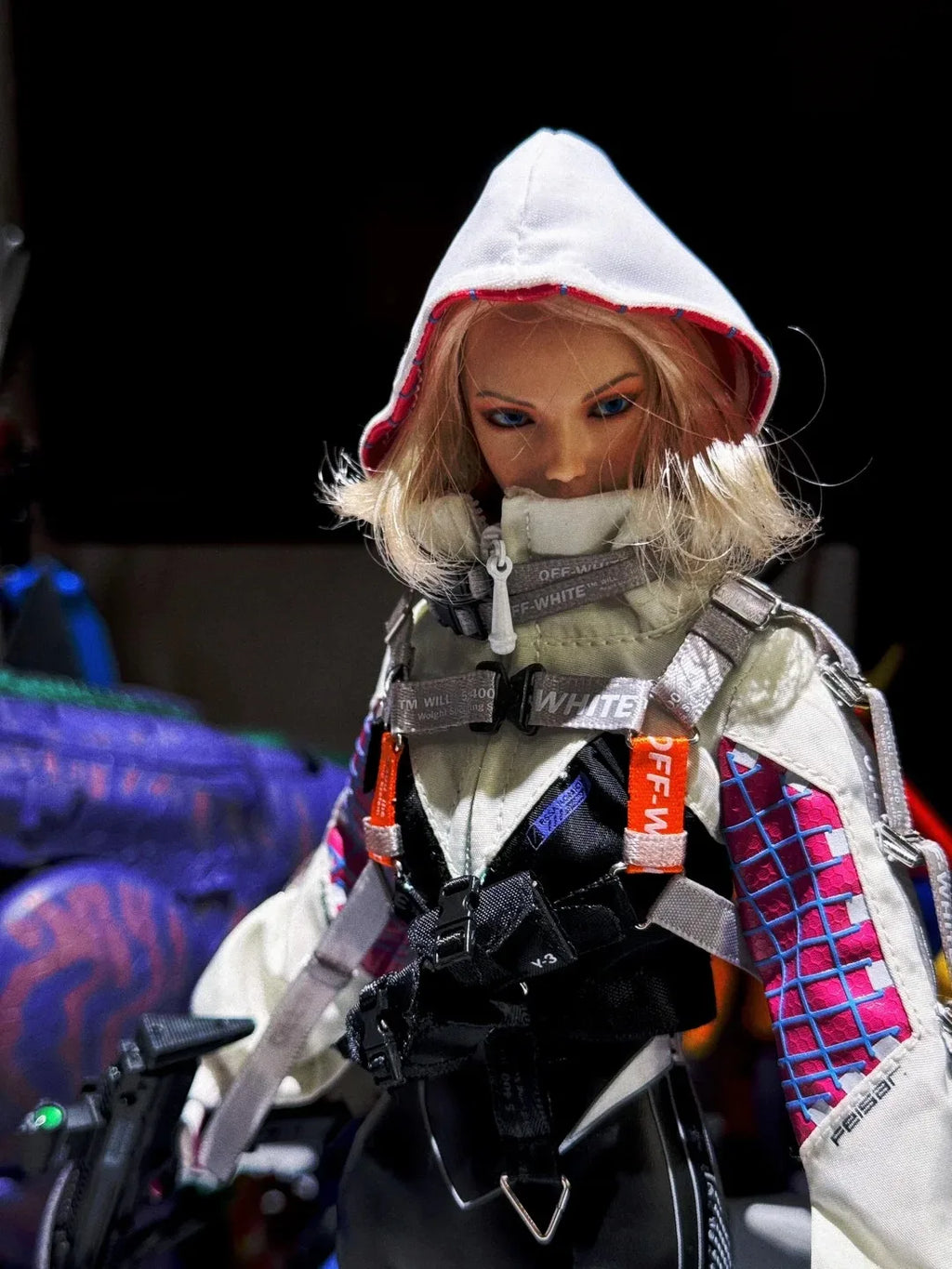 1/6 ELE9002 Cyber Spider Woman Gwen Actionfigur Elefantenspielzeug Bewegliche Augen + Leuchtende Augen Kopfskulptur Bewegliche Puppenmodell Spielzeug