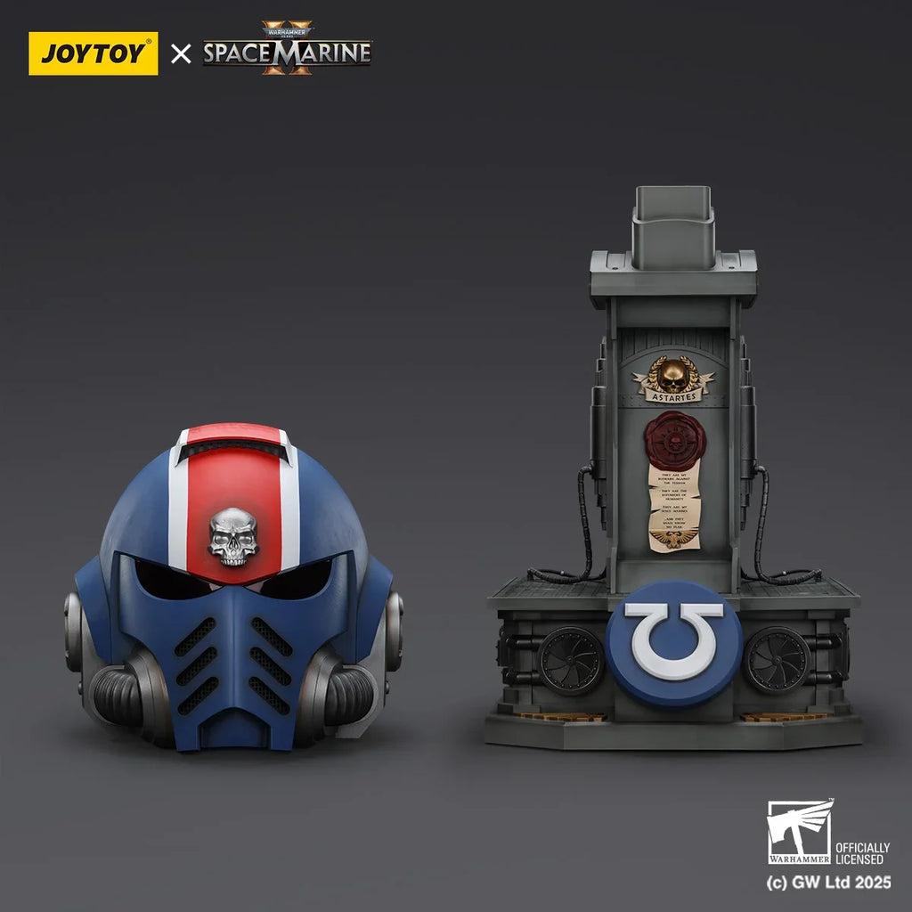 JOYTOY Warhammer 40k 1/1 Action Figures Ultramarines Lieutenant Titus' MKX Helmet & Display Stand Person Display