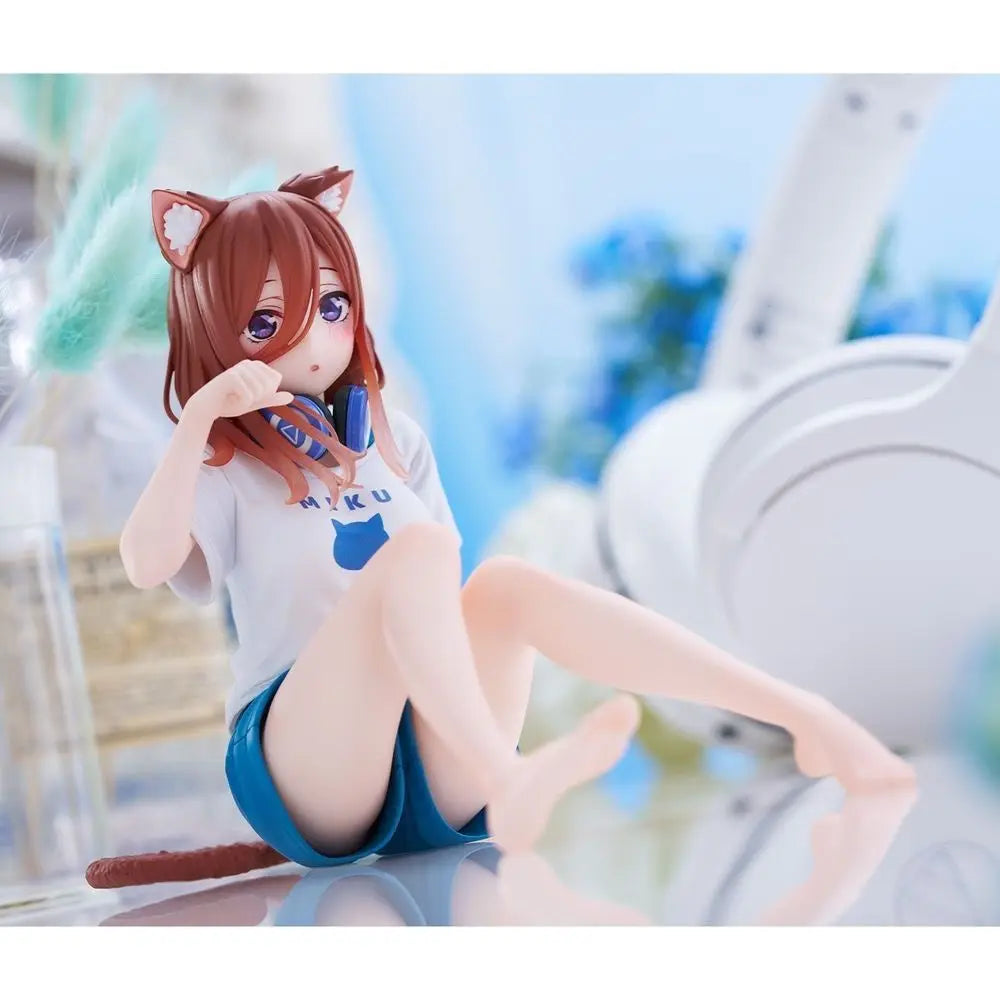 Adorable  Home Clothes Anime Figure Domestic Production Cute Decoration Gift PVC Material Static Proportion /8 Sc