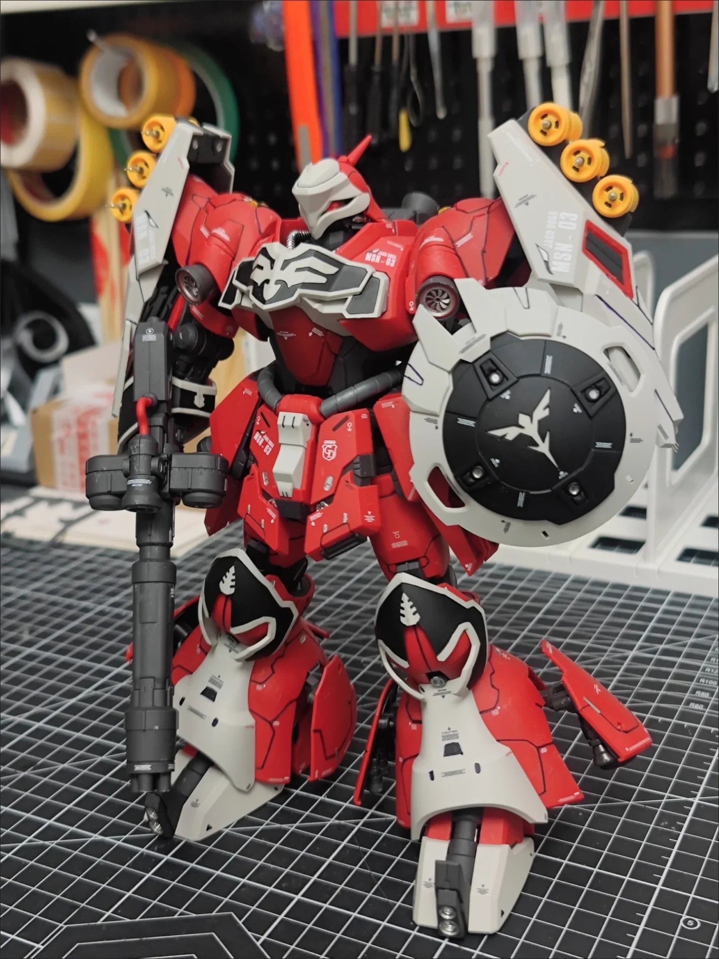 Hot Daban 8823 Mg 1/100 Scale Msn-03 Jagd Doga Red Color Assembly Model Kit Action Figure Customized Collectible Toys For Adults